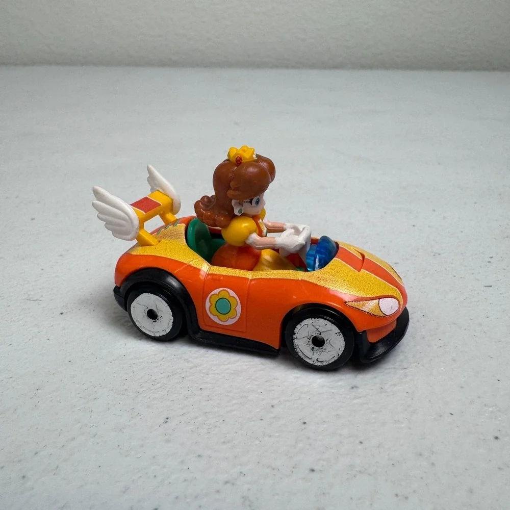 Hot Wheels Mario Kart Princess Daisy Wild Wing Orange Vehicle Race Car GRN17